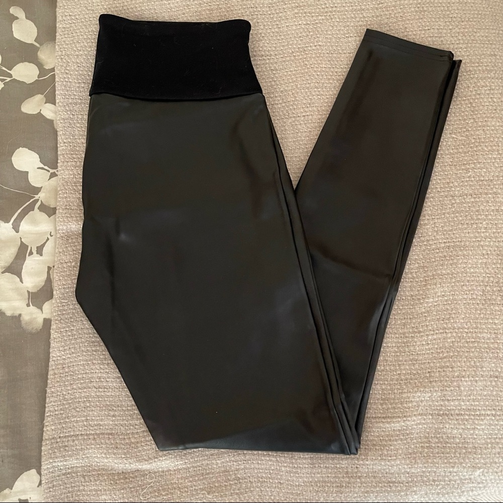 Assets by Spanx Faux Leather Leggings